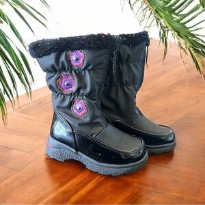 TOTES Black Winter Boots with Faux Fur Trim - Size 7M